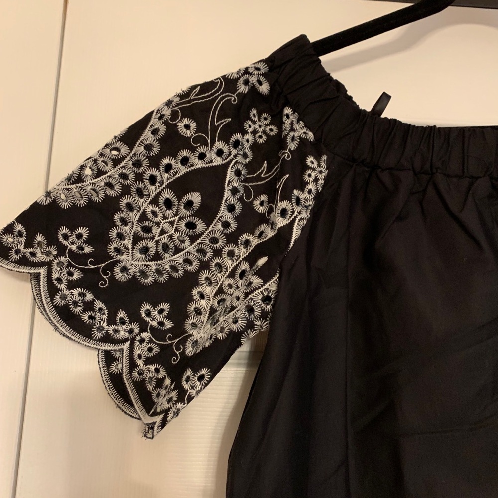 NY and Co.black/white off shoulder dress .Size L